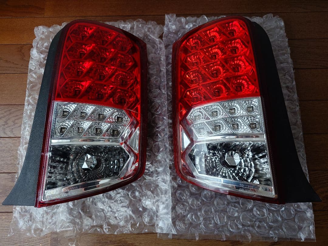 カローラルミオン　LEDテール　サンダーテール　紅白