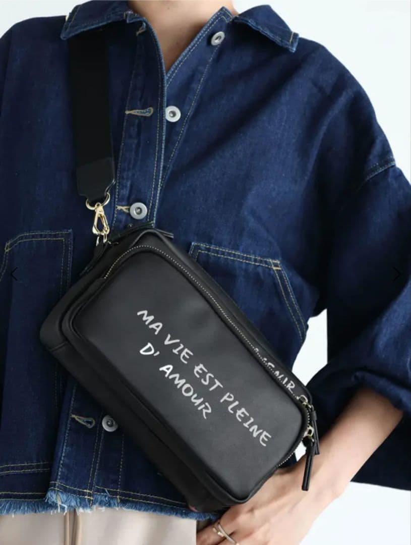 Vin　メッセージプリントスクエアショルダーバッグ