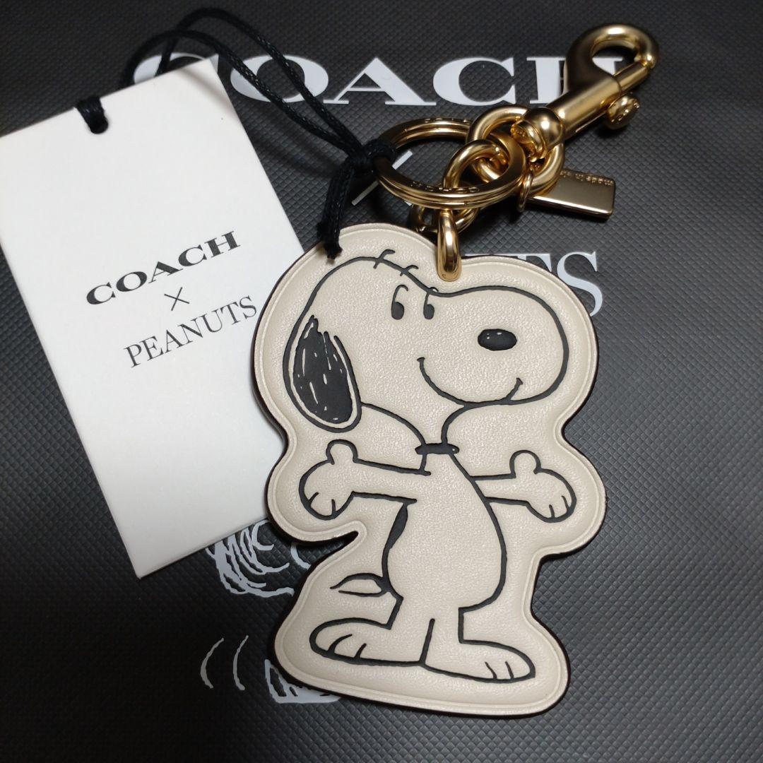 COACH ✕ PEANUTS バッグチャーム スムースレザー スヌーピー
