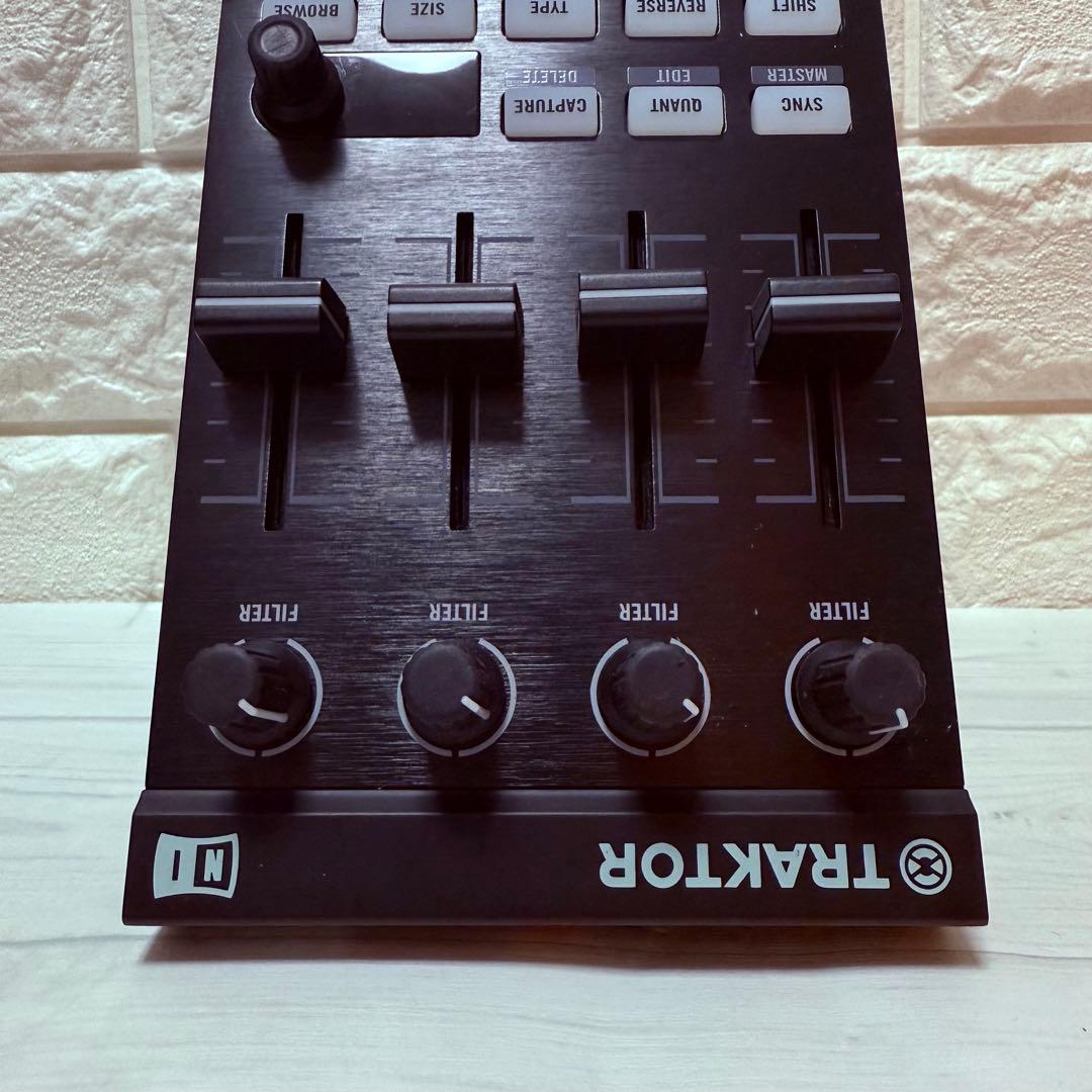 【人気品】TRAKTOR KONTROL F1 DJリミックスコントローラー