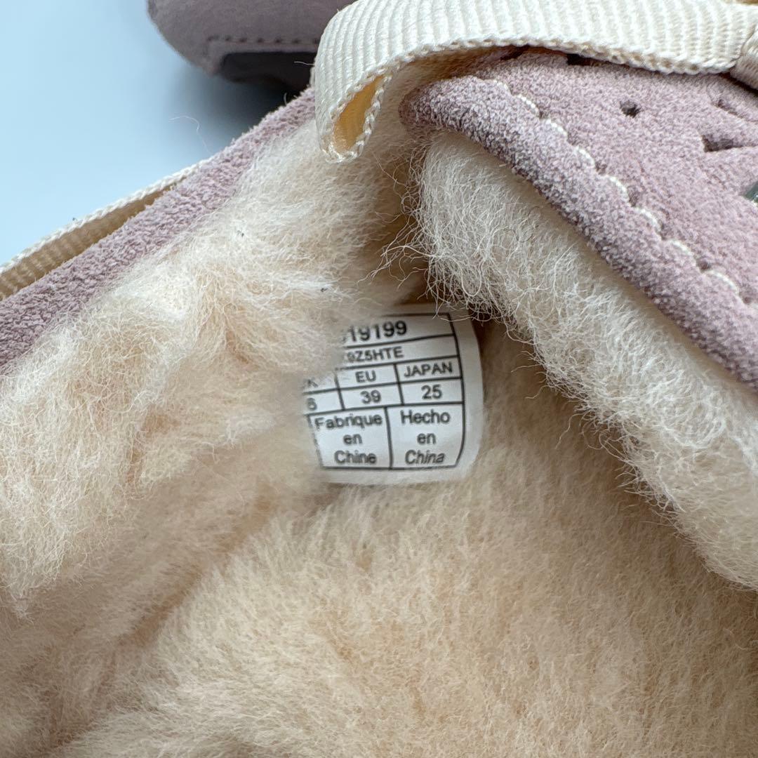 未使用✨UGG アグ　ピンク　スエード　リボン　モカシン パンチング　雪の結晶
