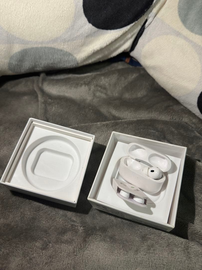 AppleAirPods PRO 第2世代Lightning MQD83J/A