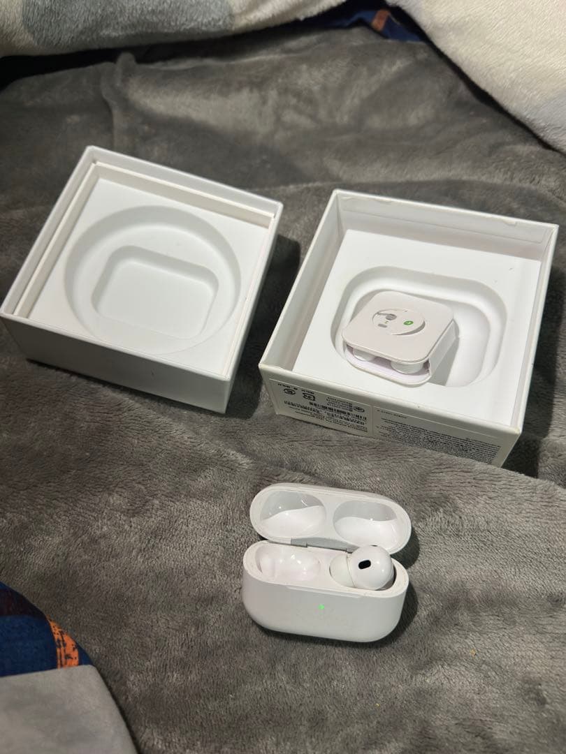 AppleAirPods PRO 第2世代Lightning MQD83J/A