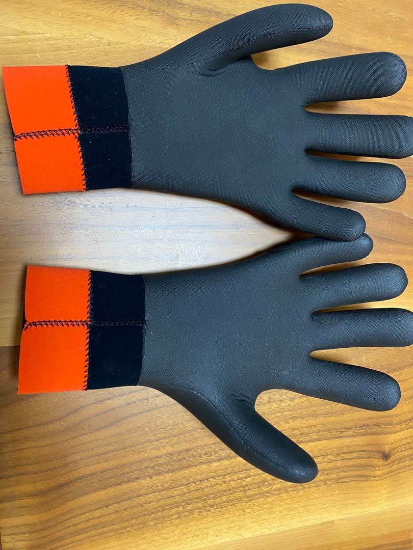 HOLLY グローブ　3ミリ　Lサイズ　サーフィン