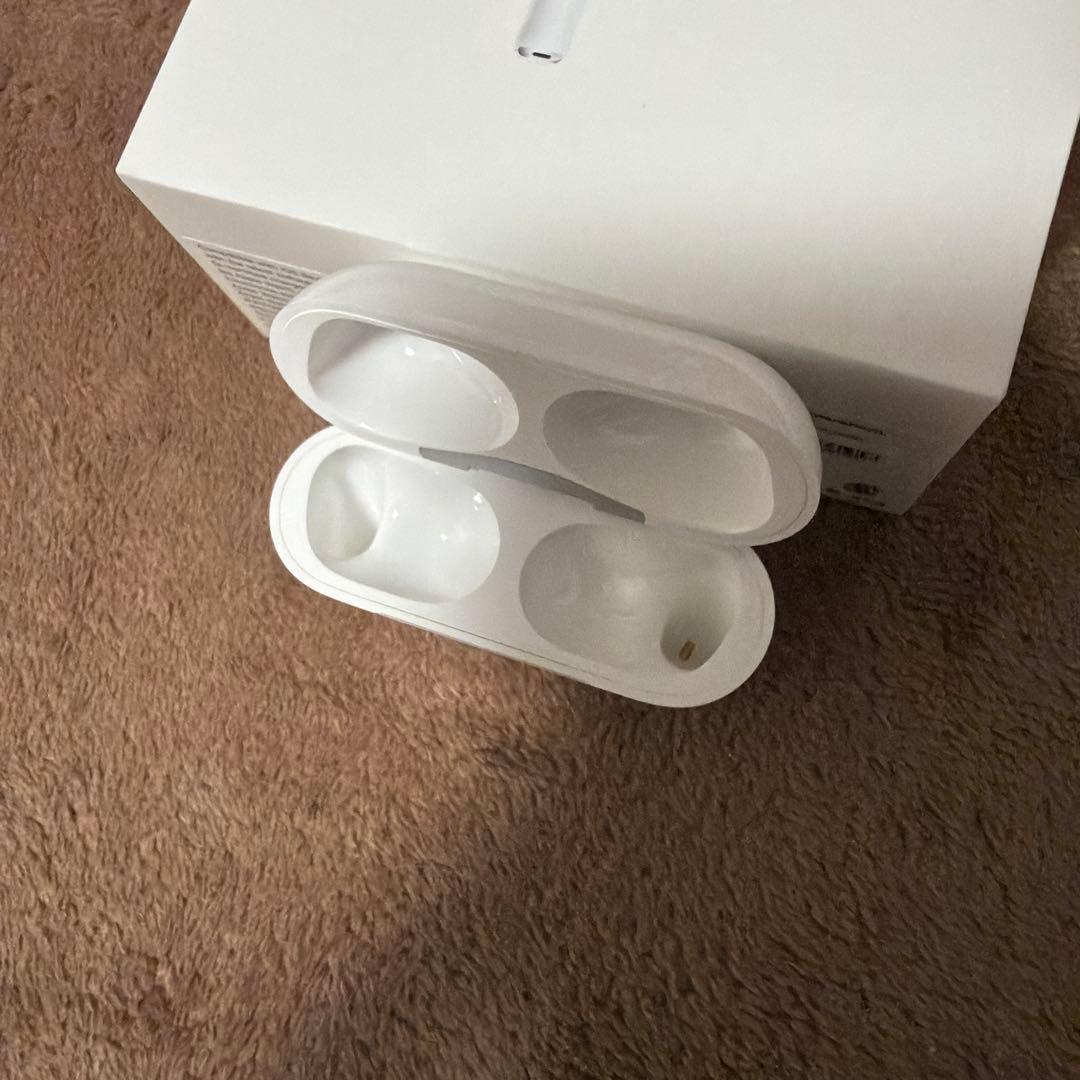 【美品】AirPods Pro 2 第二世代 本体 ケーブル付き 正規品　箱付き