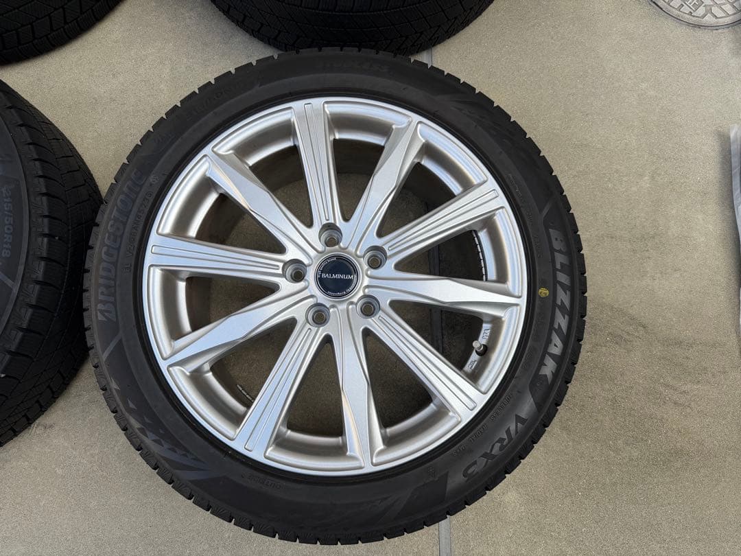 ヤリスクロス18インチ ブリザック VRX3 23年 スタッドレスセット4本