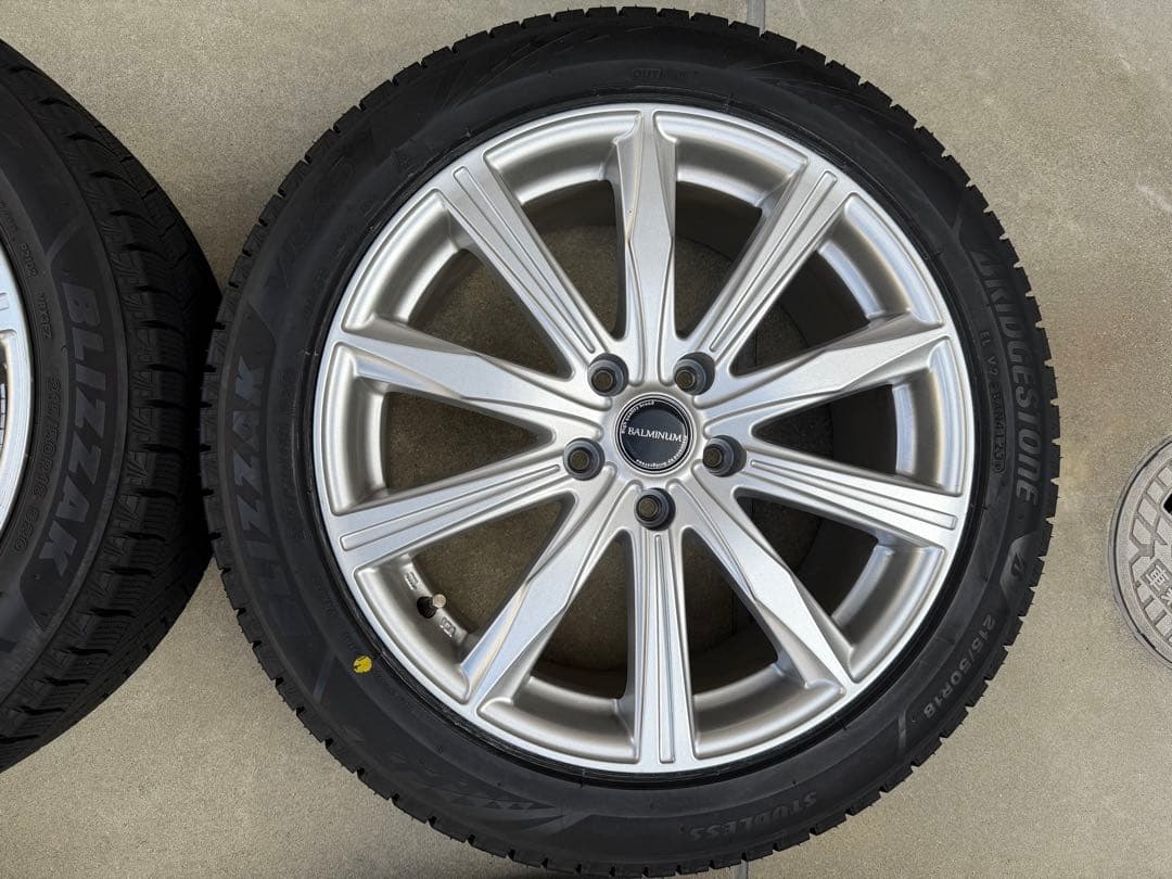 ヤリスクロス18インチ ブリザック VRX3 23年 スタッドレスセット4本