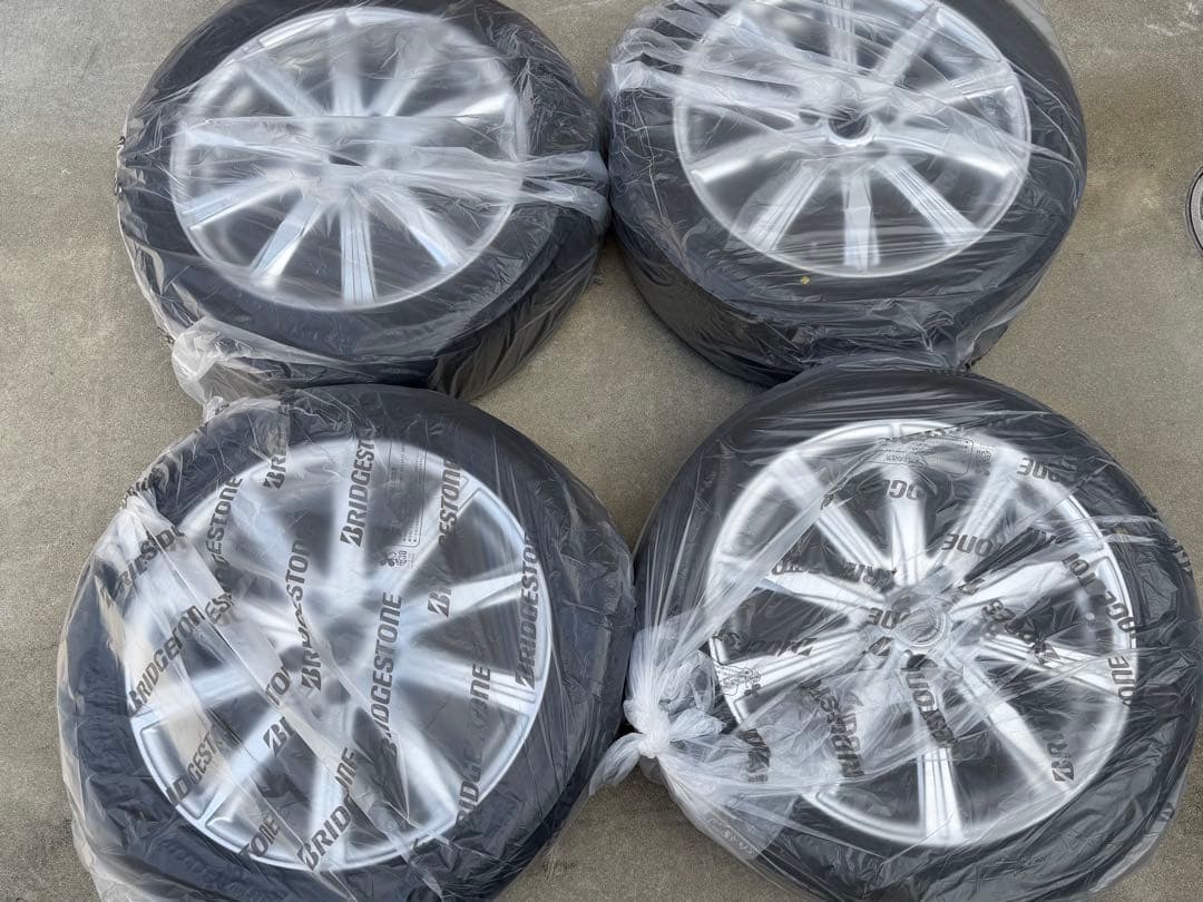 ヤリスクロス18インチ ブリザック VRX3 23年 スタッドレスセット4本