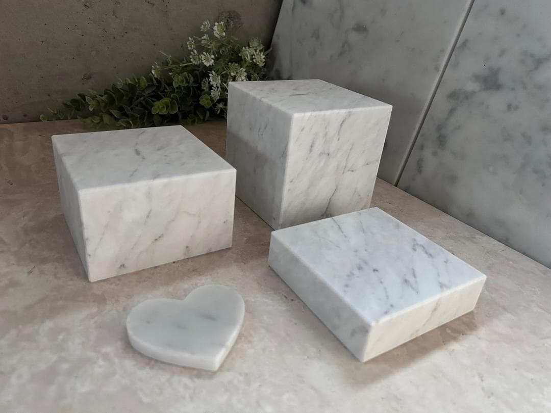 天然白大理石ブロック・プレート●5点セット●アクセサリー　ディスプレイ●送料無料