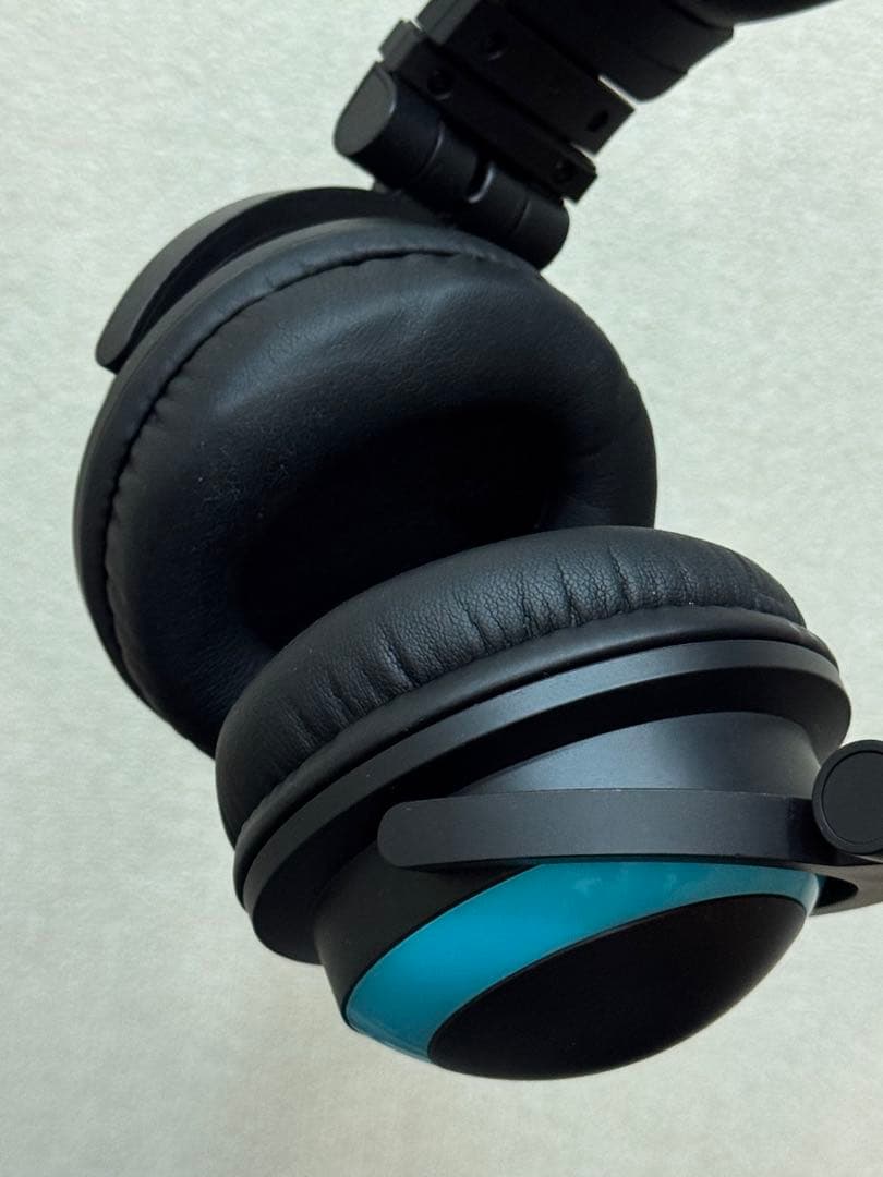 Brookstone Cat Ear Headphones（猫耳ヘッドフォン）