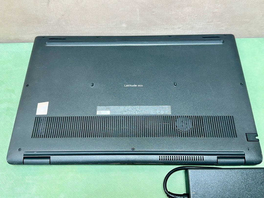 Windowsノート本体 DELL Latitude 3520 Core i5 8GB 256GB