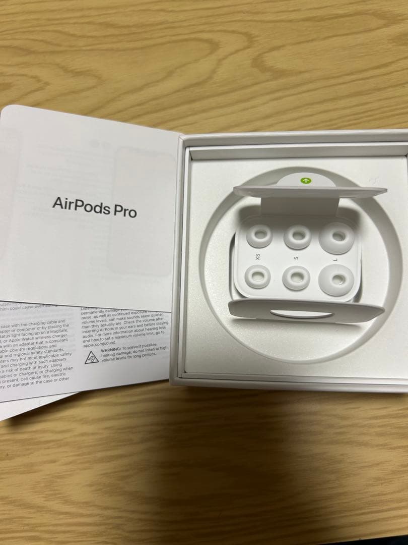 AirPods Pro (第2世代) 本体 ホワイト(右耳故障あり)