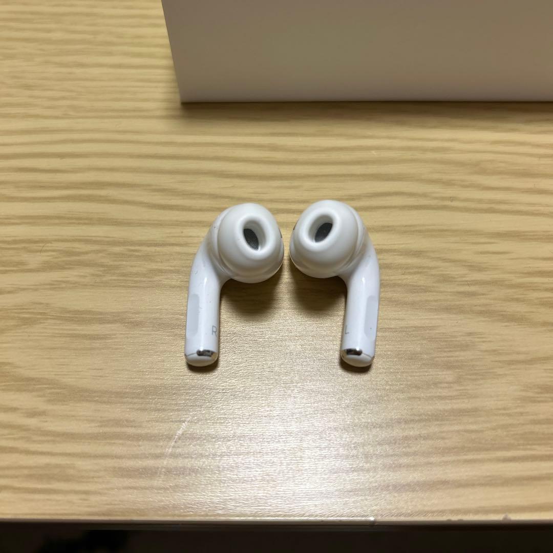 AirPods Pro (第2世代) 本体 ホワイト(右耳故障あり)