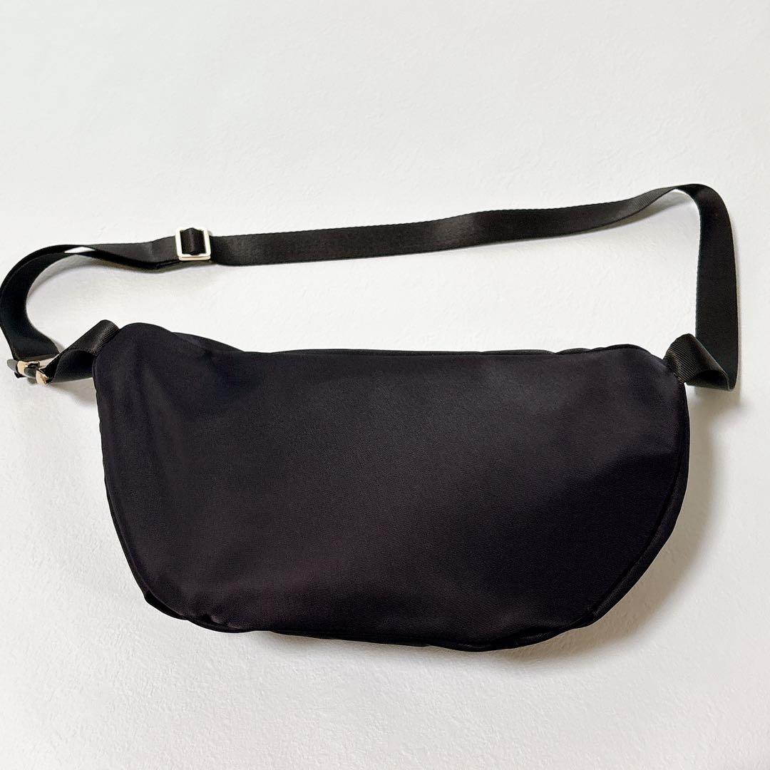 美品✨TOCCA トッカ リボン ボディバッグ ウエストポーチ ブラック 撥水