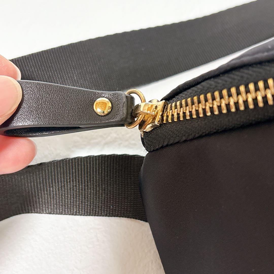 美品✨TOCCA トッカ リボン ボディバッグ ウエストポーチ ブラック 撥水