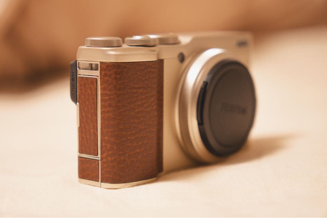 Fujifilm XF10 コンパクトデジタルカメラ