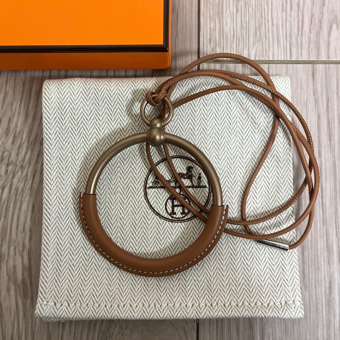 エルメス　ループ　ペンダント