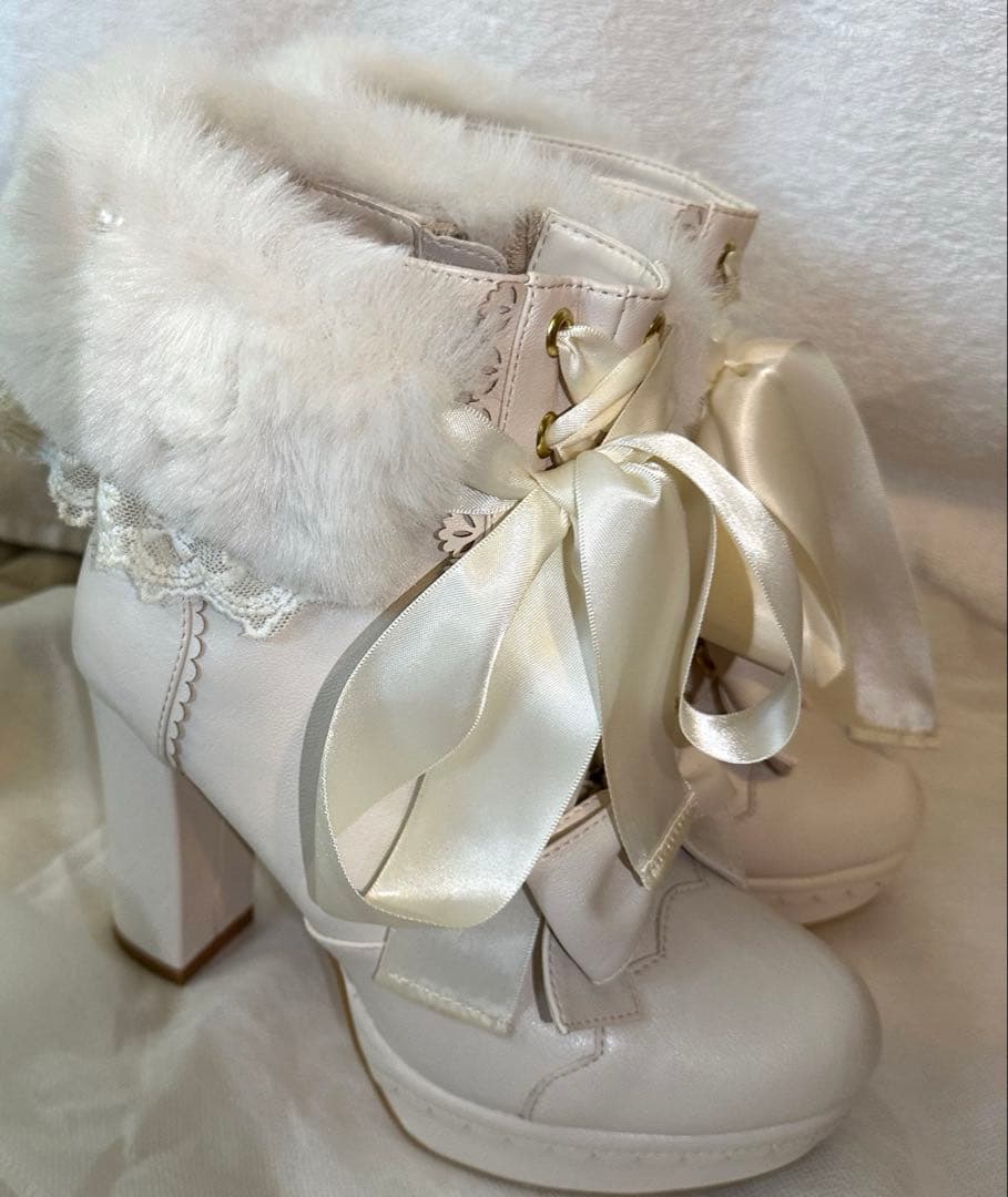 LIZLISA ショートブーツ 白 ホワイト M