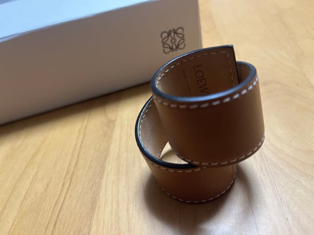 LOEWE レザーバングル　ブレスレット　タン　ブラウン　ロエベ