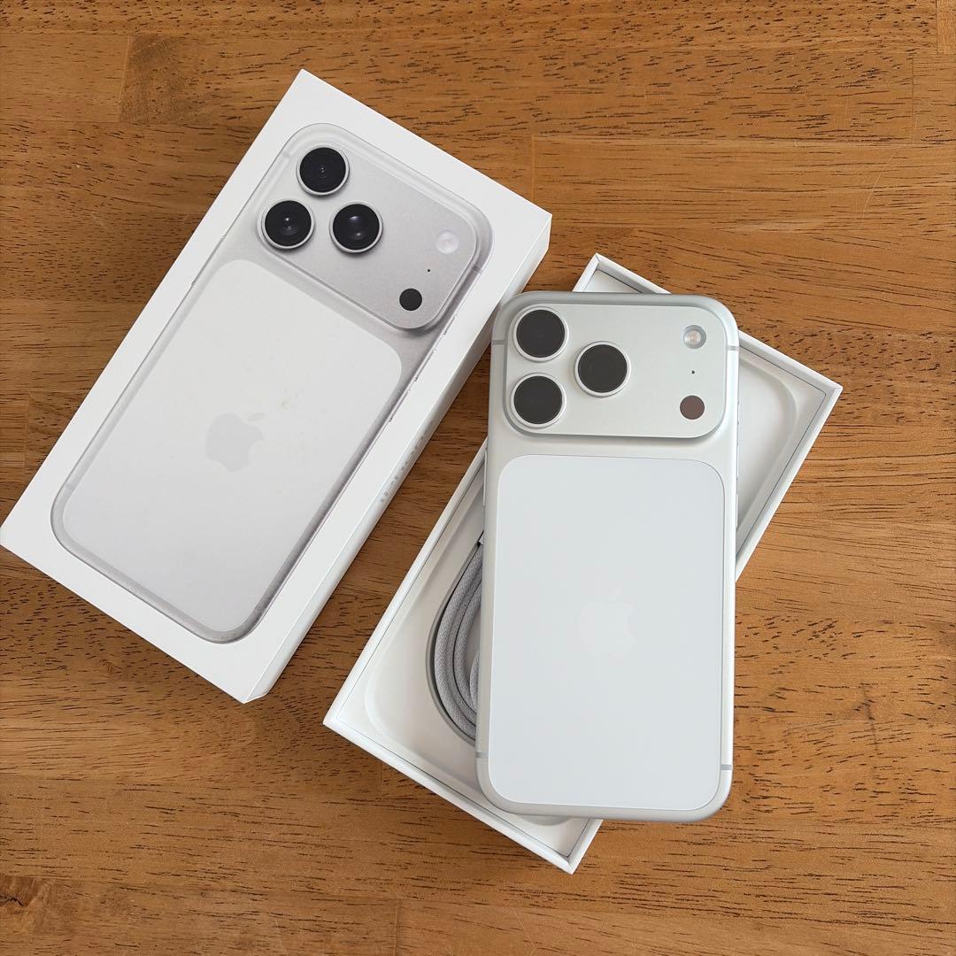新品 未使用 iPhone17 Pro シルバー 256GB 本体 Apple