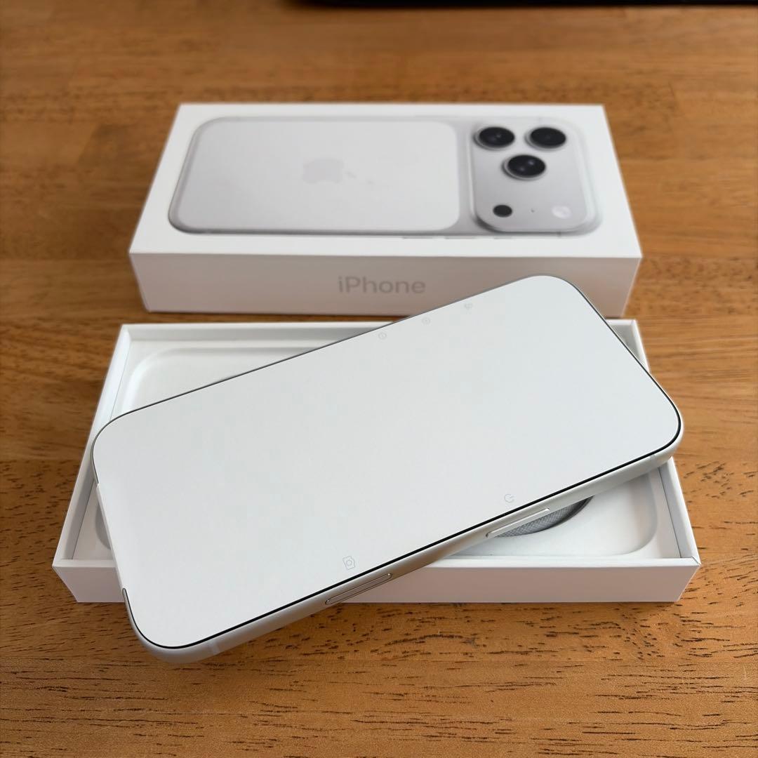 新品 未使用 iPhone17 Pro シルバー 256GB 本体 Apple