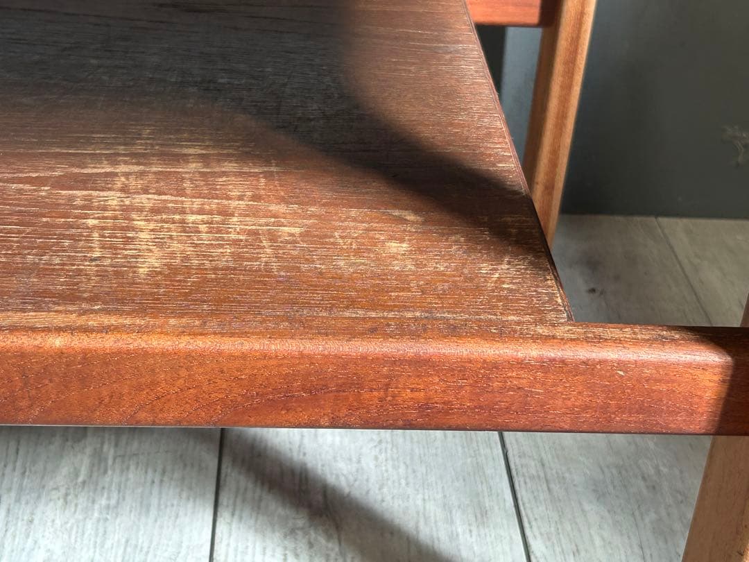 チーク素材　ローテーブル　ワイドテーブル　センターテーブル　北欧　IZZ