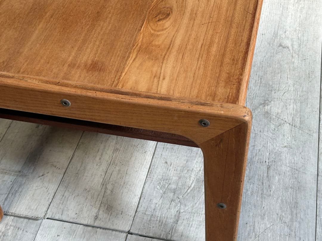 チーク素材　ローテーブル　ワイドテーブル　センターテーブル　北欧　IZZ