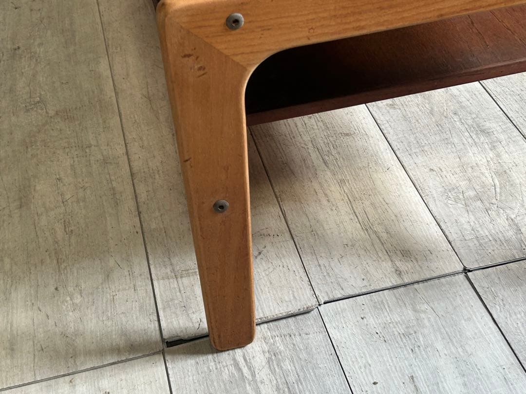 チーク素材　ローテーブル　ワイドテーブル　センターテーブル　北欧　IZZ