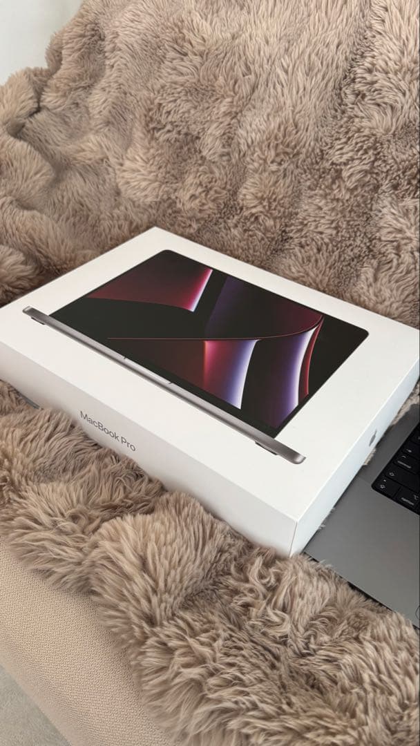 Apple MacBook Pro (元箱付き)