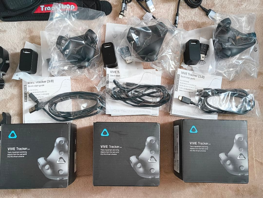 HTC Vive Tracker + Base Station + アクセサリー