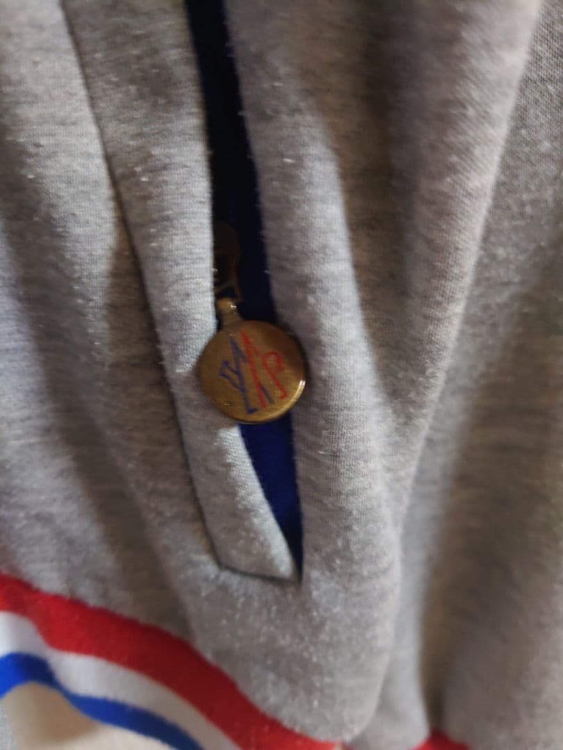 MONCLER グレー トレーナー Mサイズ