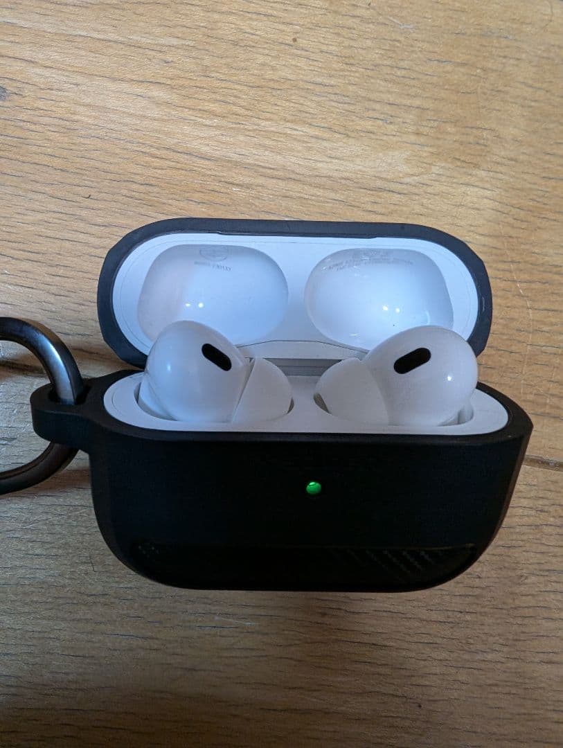 AirPods Pro (第2世代) 本体 Type-C spigenケース付き