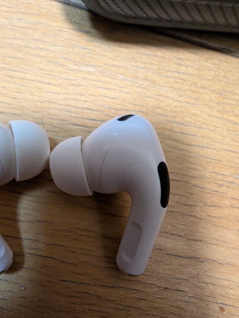 AirPods Pro (第2世代) 本体 Type-C spigenケース付き
