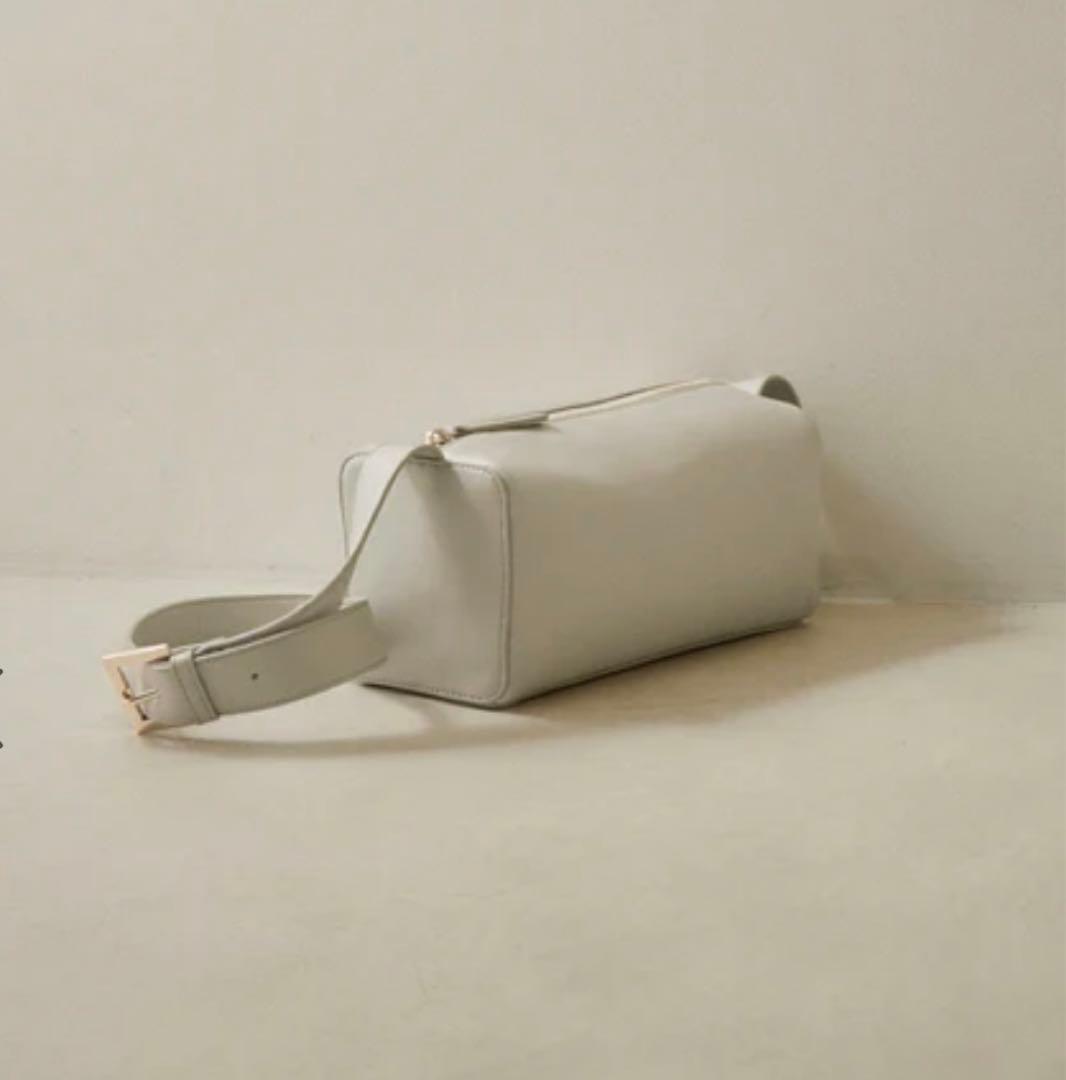 サロンアダムエロペ レザーボックスショルダーバッグ