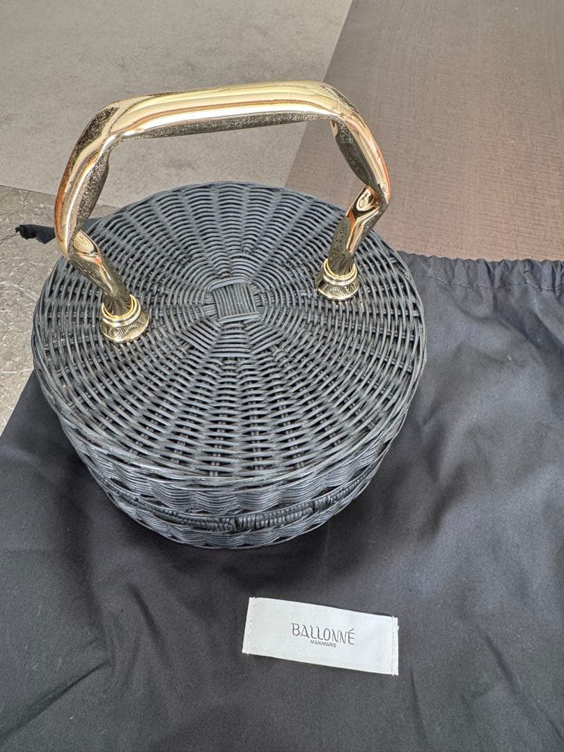 美品　MANIMARIS パンケーキバスケット　ブラック