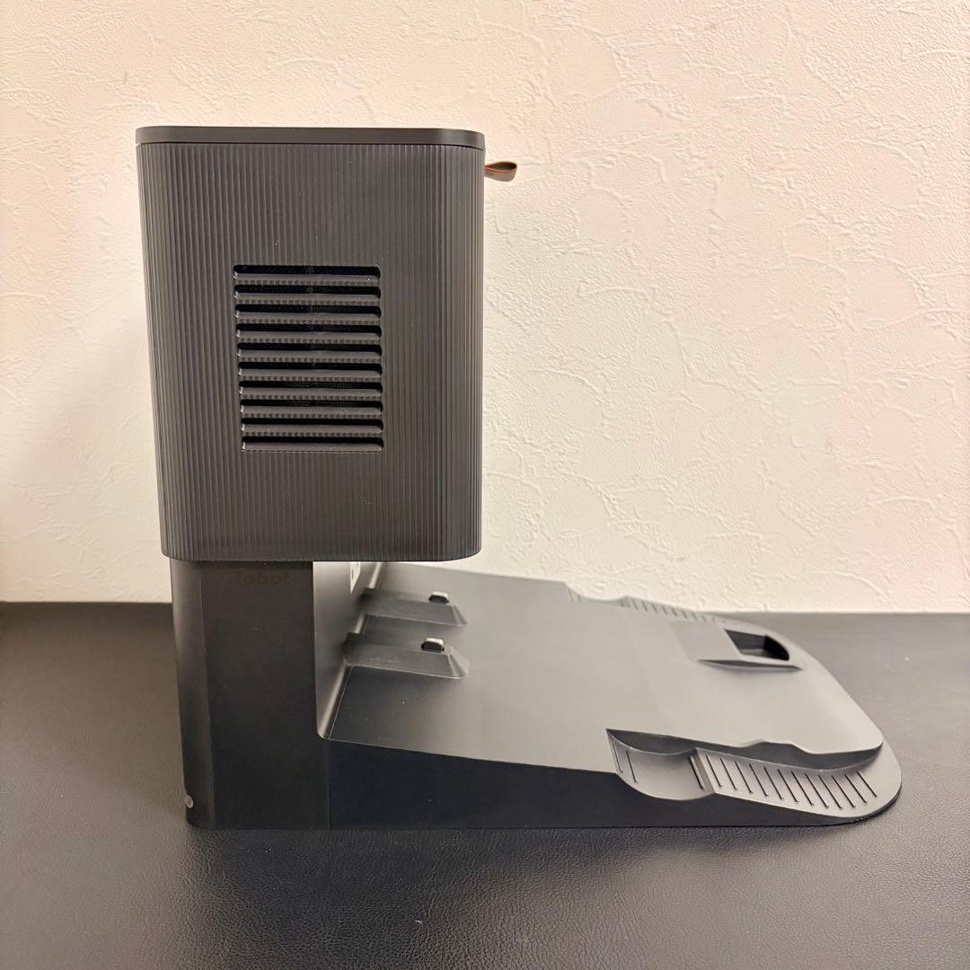 【通電OK／現状品】 Roomba j7+ ルンバロボット掃除機+クリーンベース