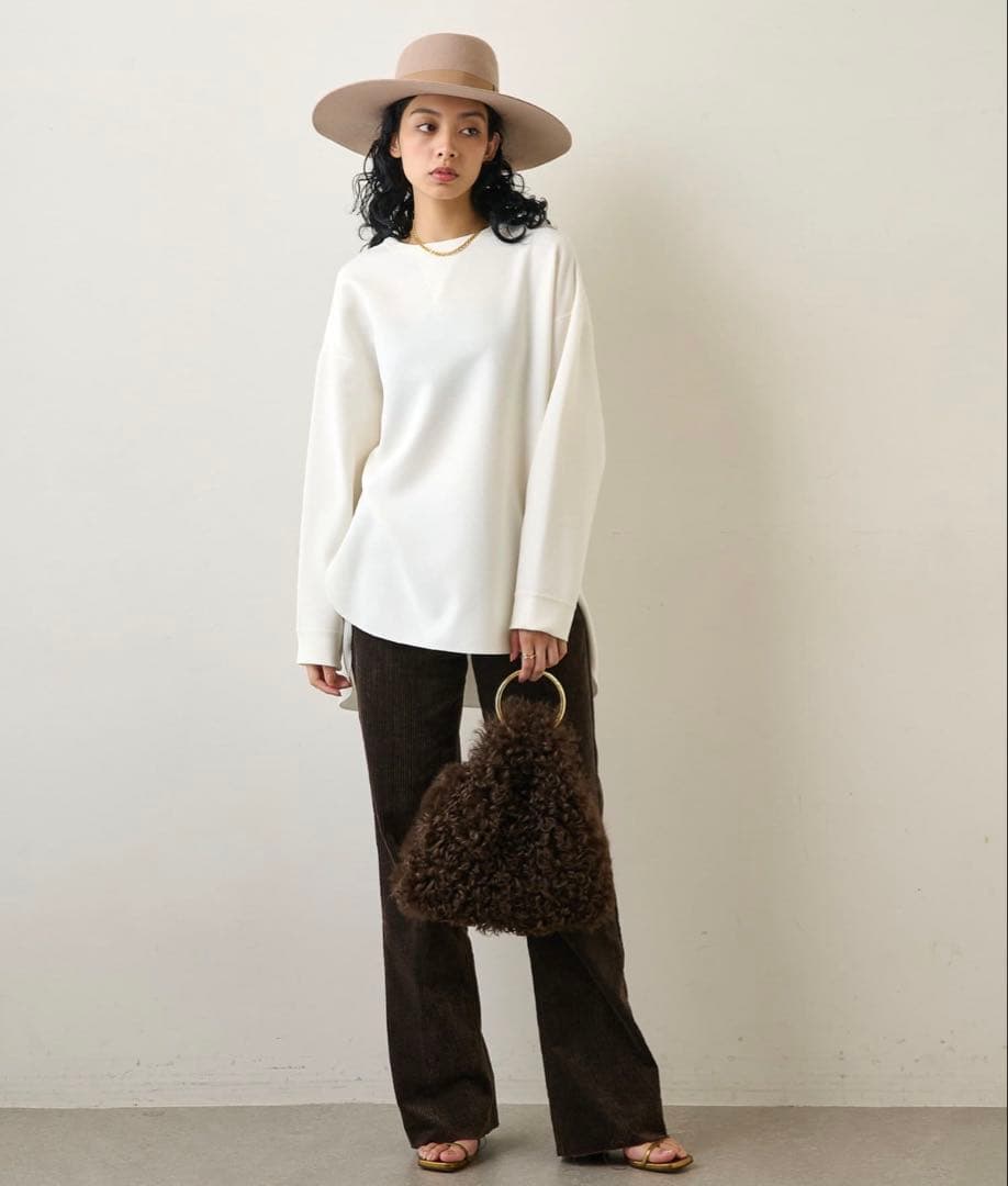 新品同様✴︎ウィムガゼット✴︎Vガゼットプルオーバー✴︎定番✴︎オフ白長袖¥16,500