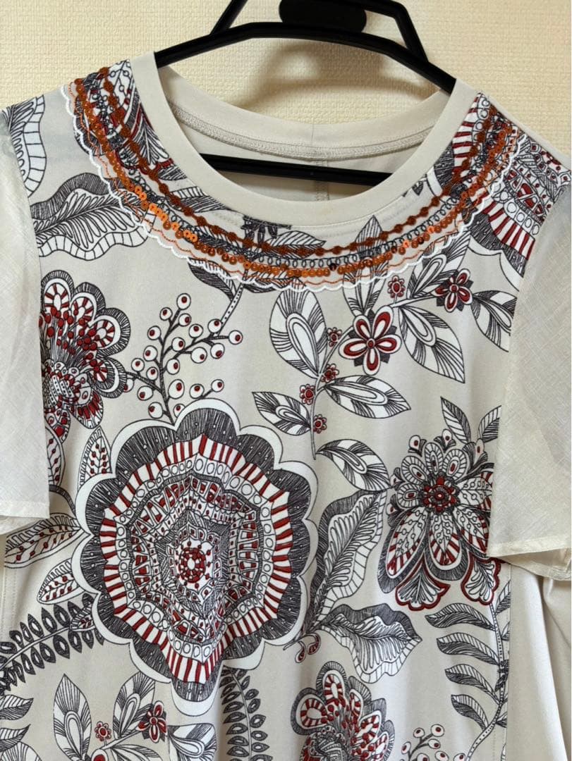 『未使用に近い』⭐️トクコプルミエヴォル⭐️オフホワイトに花柄チュニックワンピース❣️