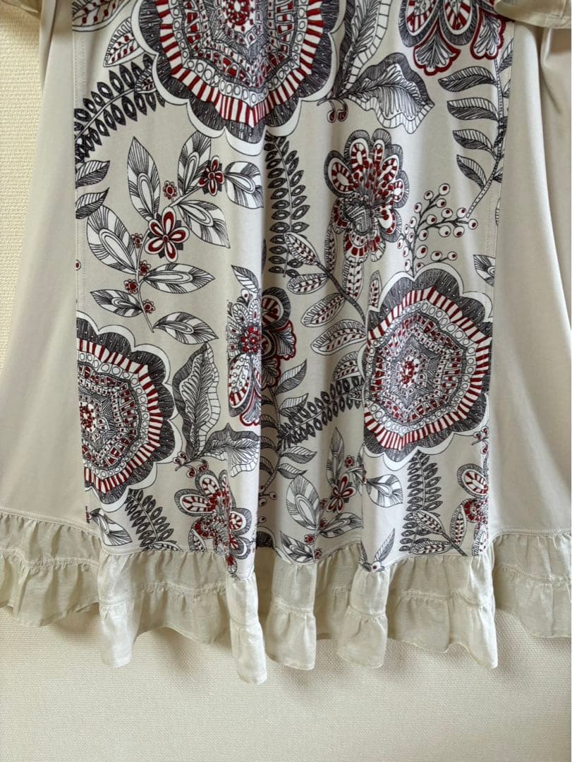 『未使用に近い』⭐️トクコプルミエヴォル⭐️オフホワイトに花柄チュニックワンピース❣️