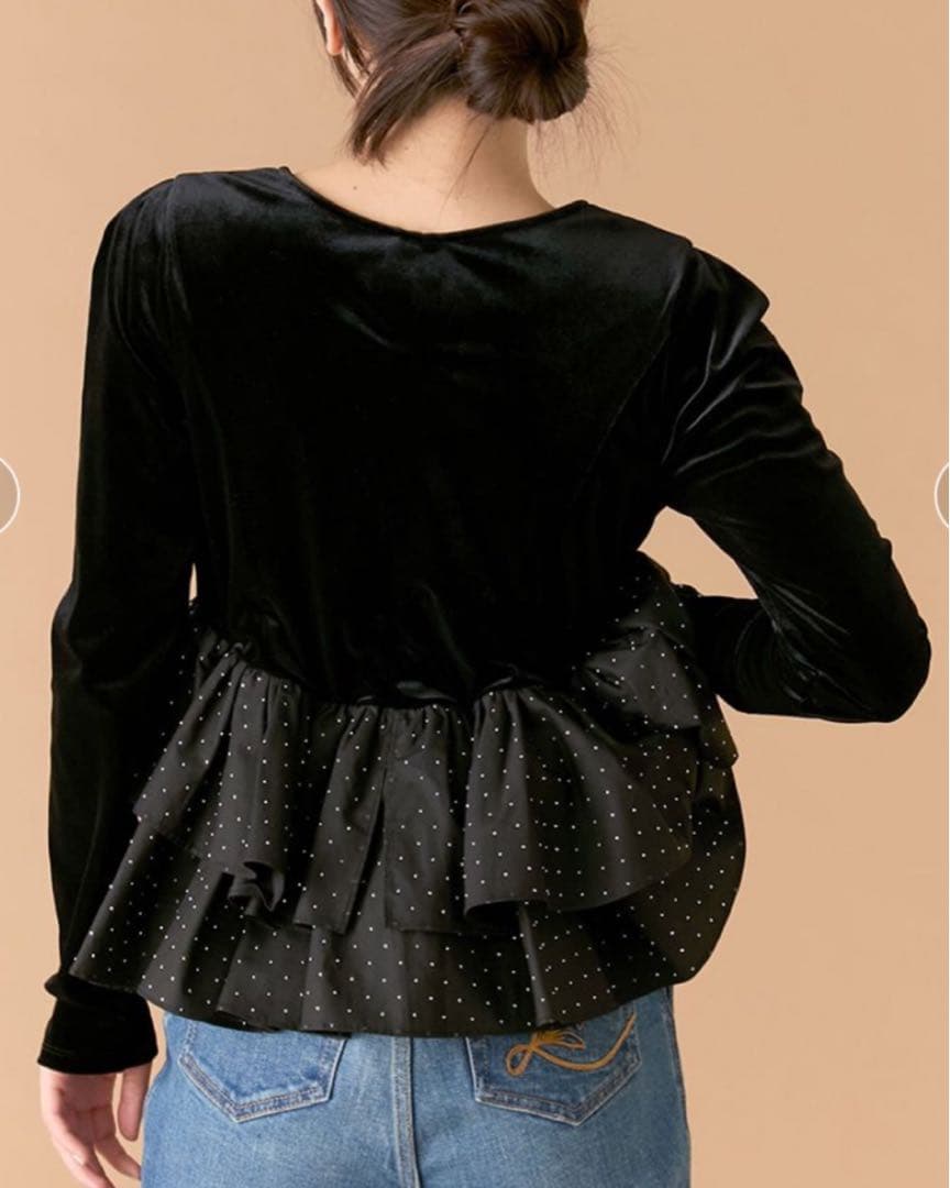 lilybrown ベロアペプラムフリルトップス