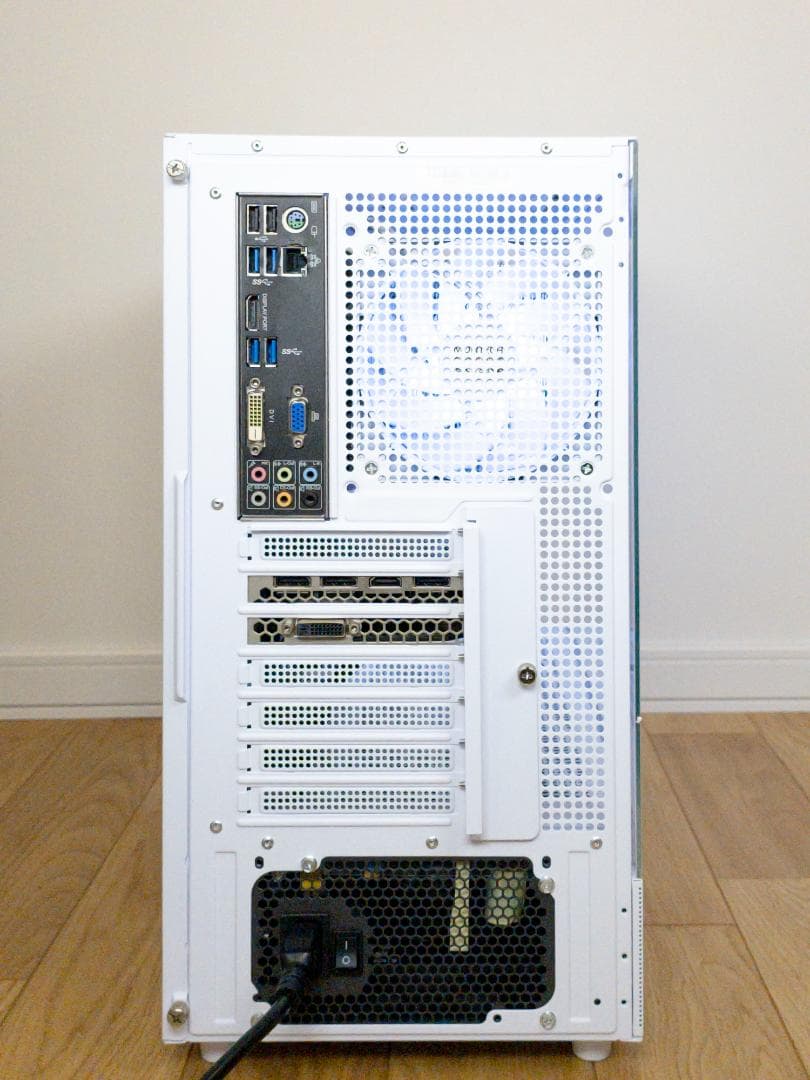 白ゲーミングPC GTX1060 / i7-4770 / SSD 480GB