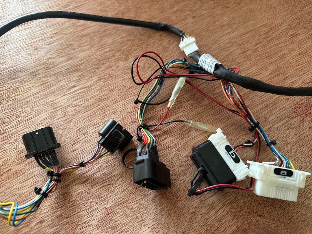 PIVOT スロットルコントローラー　ヴェゼル RU１／3