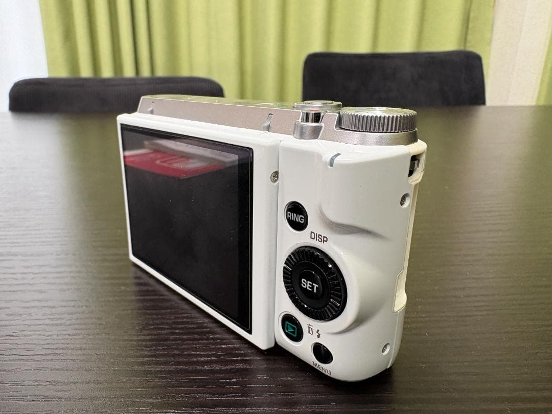 CASIO EXILIM EX-ZR1000 ホワイト　液晶難あり　ジャンク