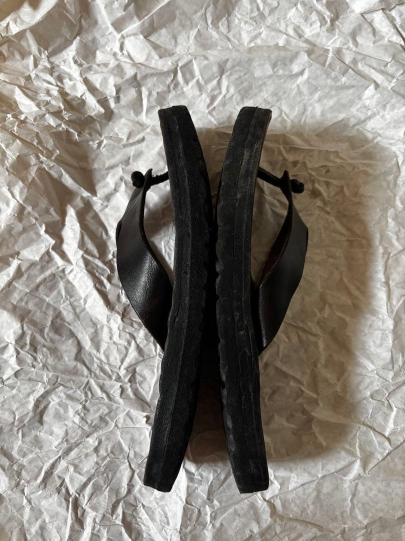 ユッタニューマン　レザーサンダル