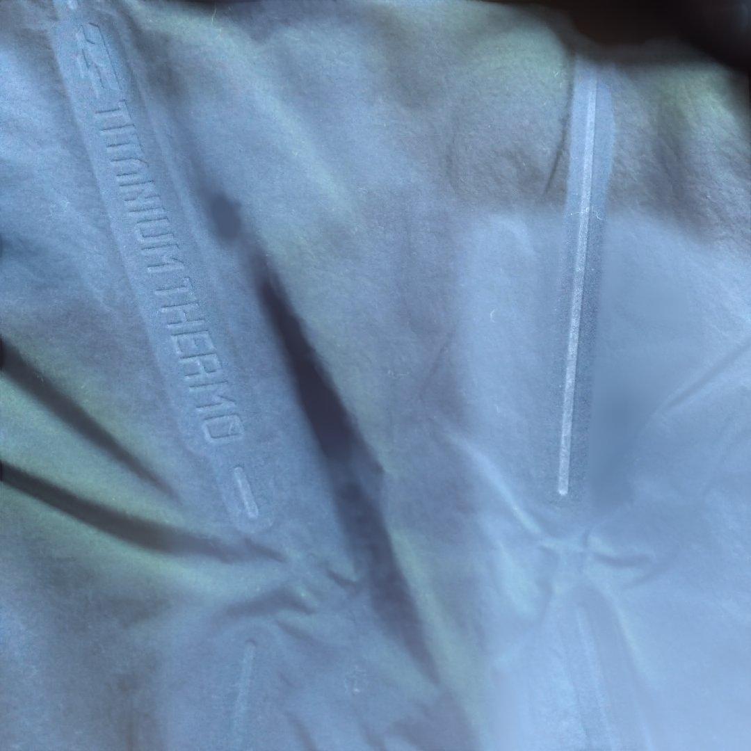 新品デサントオルテライン チタニウムサーモベスト XLサイズ