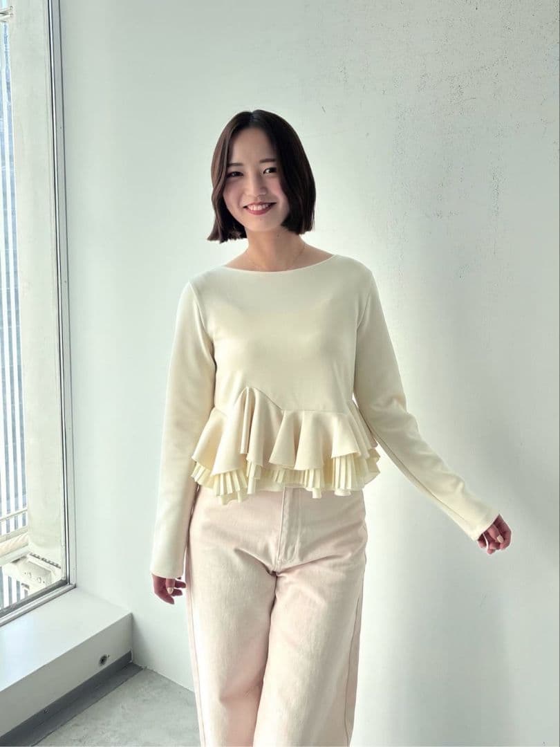 完売色 ココディール ランダムフリルペプラムトップス