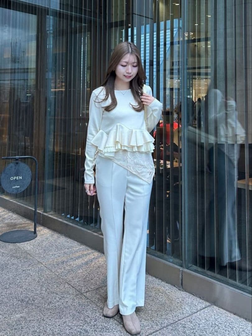 完売色 ココディール ランダムフリルペプラムトップス