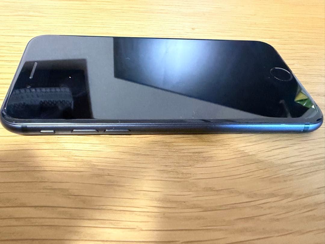 iPhone 8 64GB SIMフリー スペースグレー 海外版