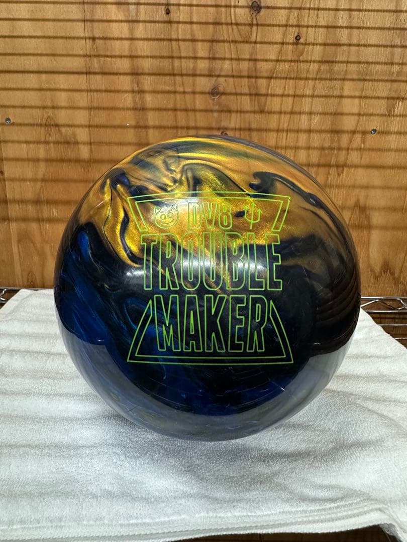 ⭐️美品⭐️トラブルメーカーパール　ボウリングボール　15ポンド