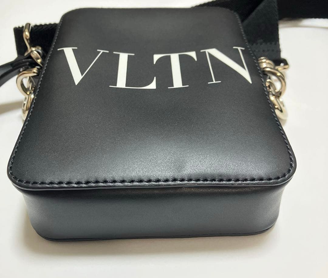 ヴァレンティノ VALENTINO VLTN スモール ショルダーバッグ レザー